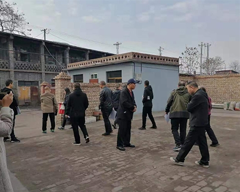 縣委、鎮(zhèn)府領導驗收煤改電工程
