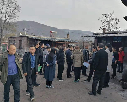 縣委、鎮(zhèn)府領(lǐng)導(dǎo)煤改電驗收工程
