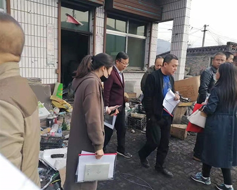 縣委、鎮(zhèn)府領(lǐng)導(dǎo)煤改電驗收工程