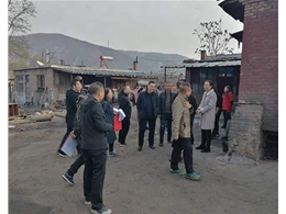 縣委、鎮(zhèn)府領(lǐng)導(dǎo)煤改電驗(yàn)收工程